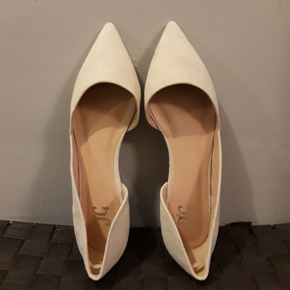 Cream colored pointed flats never worn